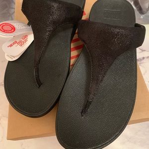 Brand new, with tags. Shimmy suede fitflop